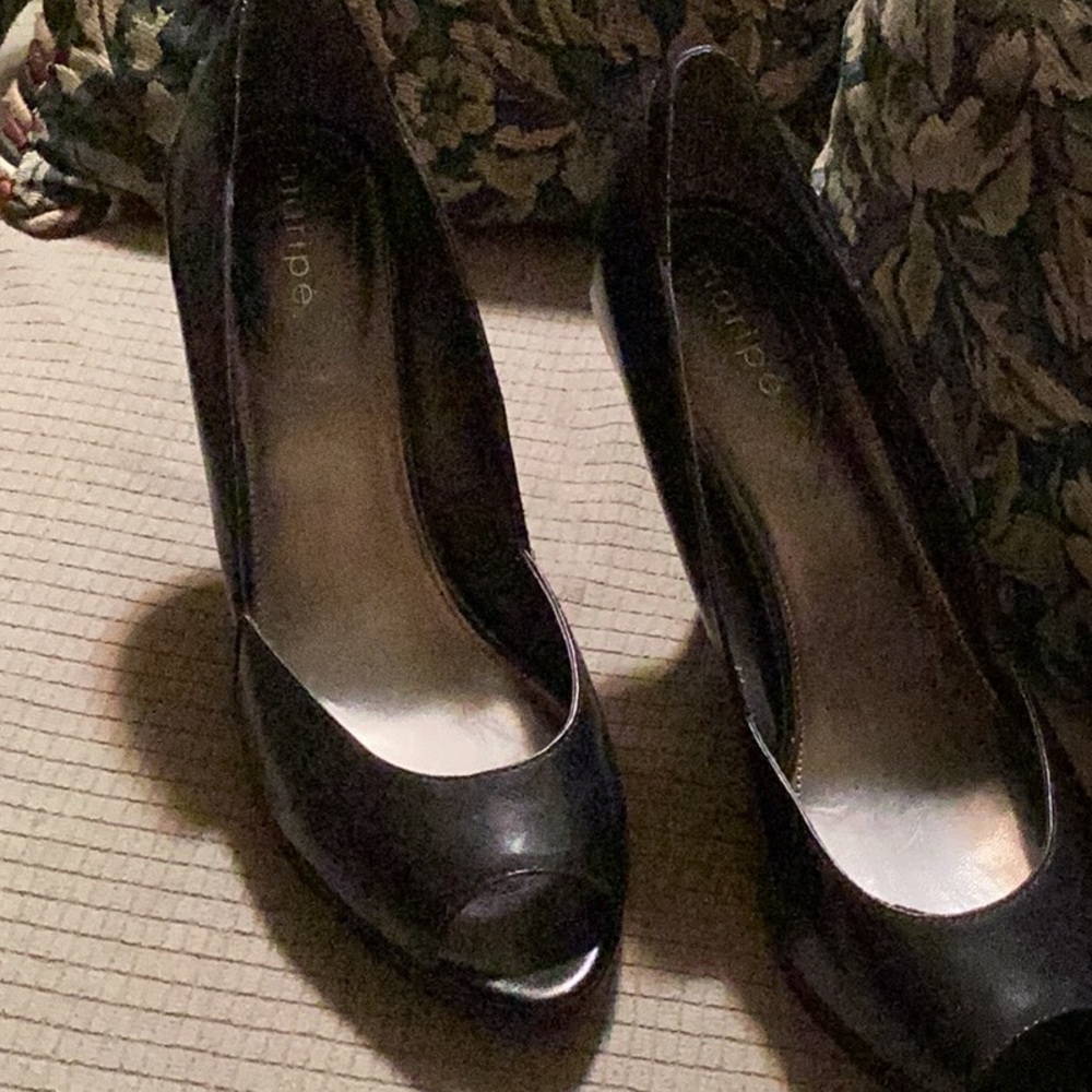 Maripe Black Leather Heels Classic Design